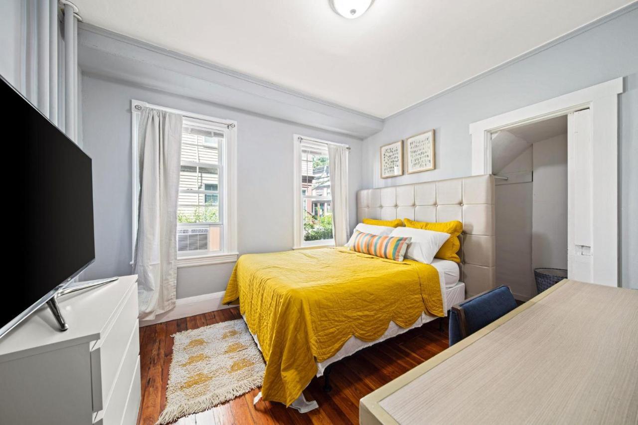 Cozy Up In 5Br Apt Near Charming Oak Square Boston Luaran gambar
